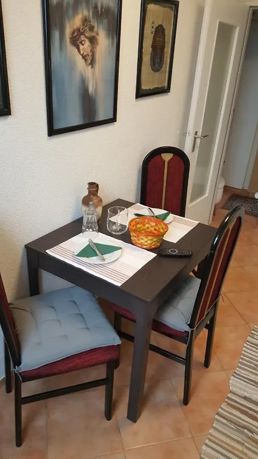 Beliebte Unterkunft 60Qm In Neuss Zwischen Duesseldorf & Koeln 0*,
